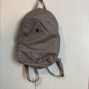Iviva Lululemon brand | Gray Shimmer Mini Backpack